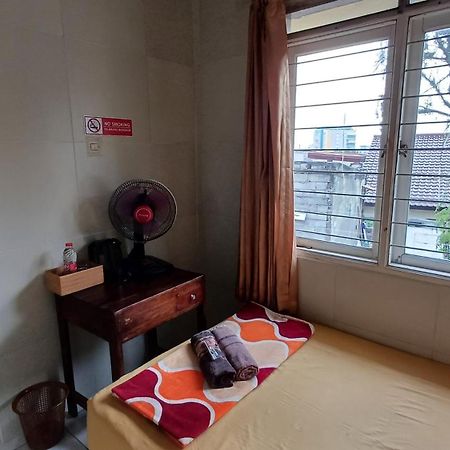 Kost Carmelia Syariah Baranangsiang Bogor Hotel Екстериор снимка
